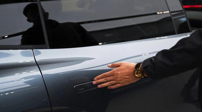 الصين تحظر مقابض الأبواب المخفية في السيارات  