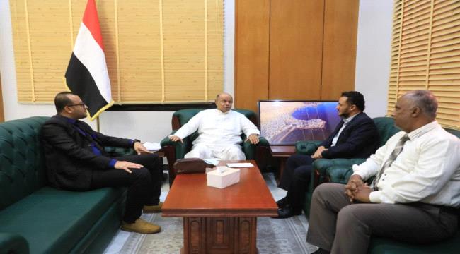 عضو مجلس القيادة الرئاسي يبحث مع قيادة كاك بنك توسيع الشراكة لدعم التن ...