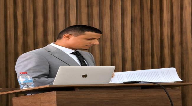 الاستاذ سعيد النخعي يهنى الشيخ خالد شطيف بمناسبة حصوله على درجة الدكتو ...