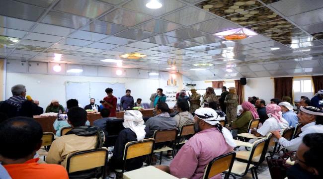 المحافظ الرباش يشيد بالمواقف الوطنية لأبناء يافع