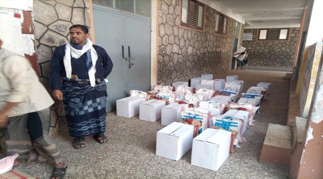 تدشين السلة الغذائية للمعلمين والمعلمات في مديرية خورمكسر ...