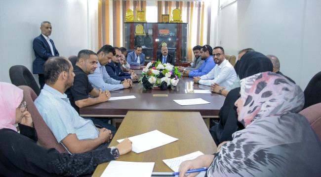 وزير النقل يطلع على سير العمل بهيئة تنظيم شؤون النقل البري و مشروع الم ...