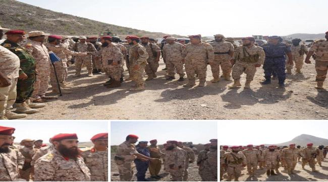 لجنة وزارة الدفاع تشرف على عملية الاستلام والتسليم بمحور ابين ...