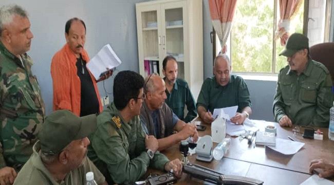 لجنة أمنية تشرف على إجراءات التسليم والاستلام في قسم شرطة الممدارة. ...