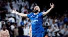 اتحاد جدة يطالب بـ 500 مليون ريال بعد انتقال بنزيما إلي.
