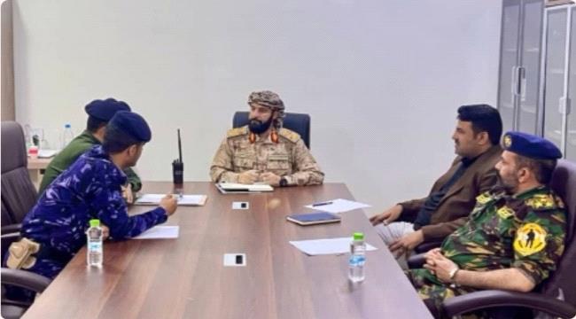 محافظ أبين يشدد على رفع الجاهزية الأمنية ويناقش إحتياجات مستشفى محنف في لودر 
