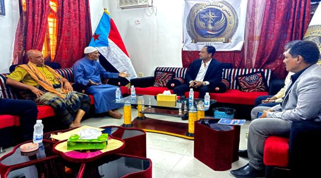 باعوم يستقبل وفدًا من سقطرى ويبحث معه تعزيز التنسيق والعمل المشترك